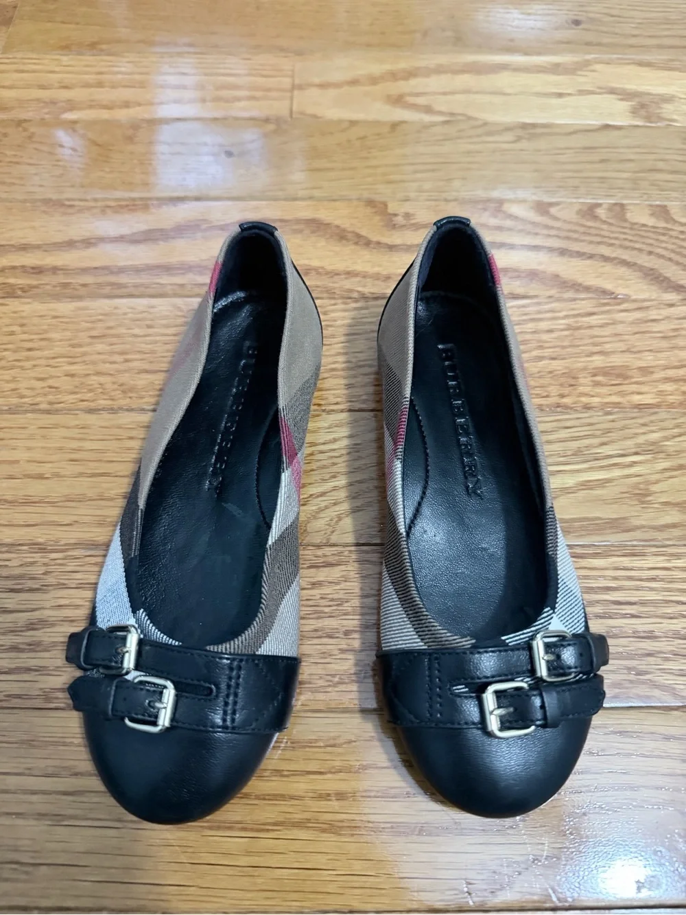 Burberry size EU 29 US 11.5 Beige Check Flats with Black Leather